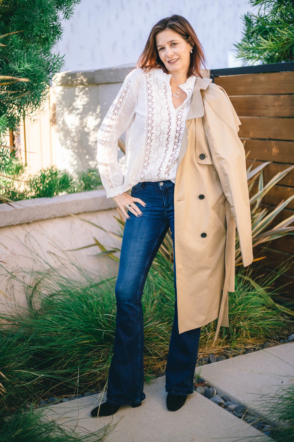 #everlane #trenchcoat #stylingacoat #fashionover40 #bestbuys