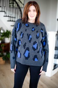 #sweater #winterstyle #winterfashion #over40style #over50style #styleover50 #styleover40 #styledahlia #leopardsweater