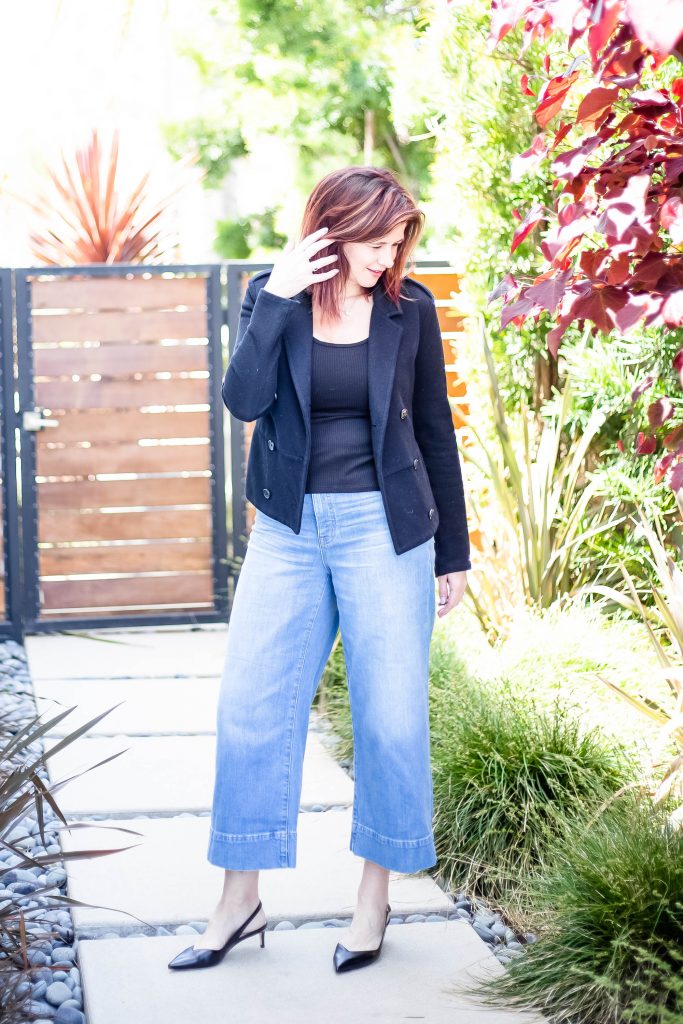 How to style a wide leg cropped pant with a blazer. Black and