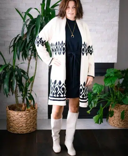 Women wearing Vince Tie Front T-shirt Dress, Oversized cardigan with Everlane Cream boots